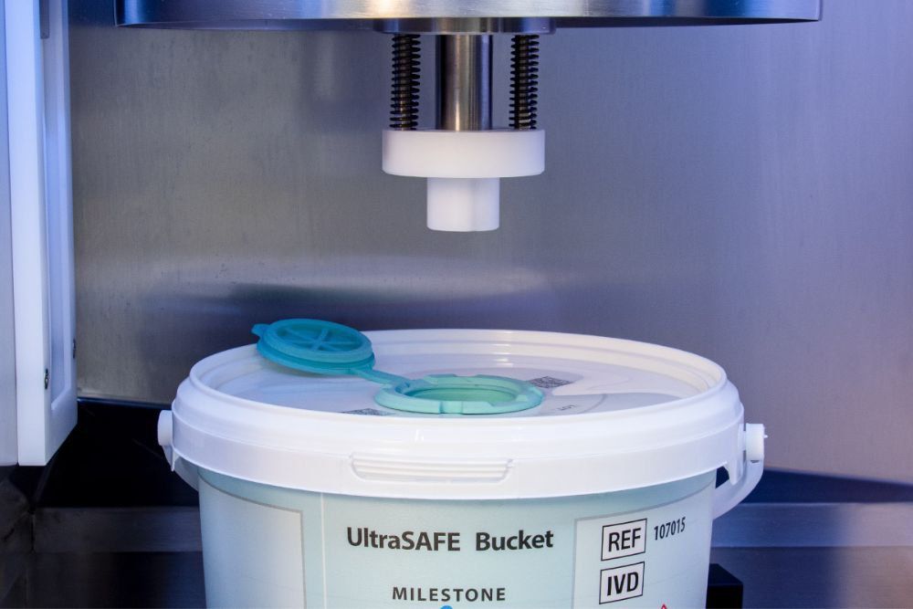 Preventing Formalin Fume Exposure During Specimen Transfer cover