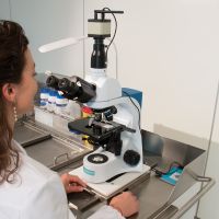 Fist instrument for on-site evaluation of FNA Cytology (RoseSTATION)